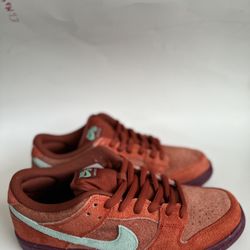 Nike SB Dunk Low "Mystic Red Rosewood" Size 10