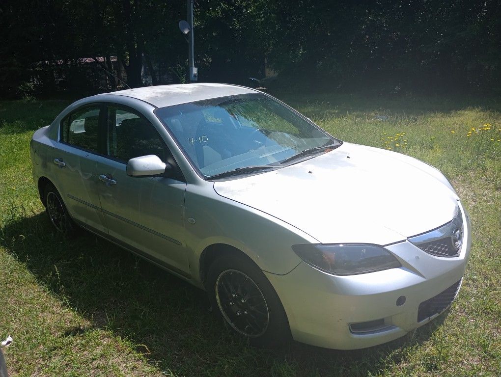 2008 Mazda 3 200,000 Runs Good Cold Ac Clean Title (contact info removed) Ken