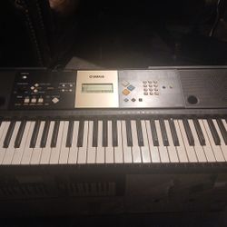 Yamaha Digital Keyboard 