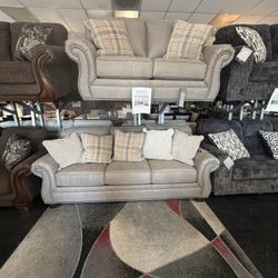 1499 Sofa And Loveseat With Pillows 