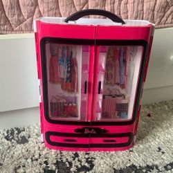 Barbies Closet