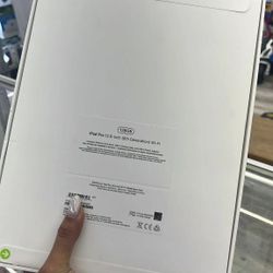 iPad Pro 12.9inch 6th Generation 128gb WiFi 