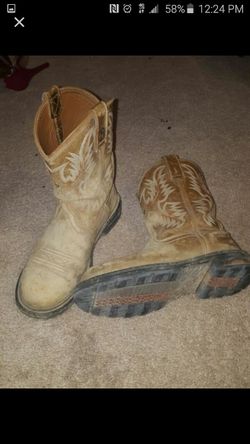 Women Ariat work boots