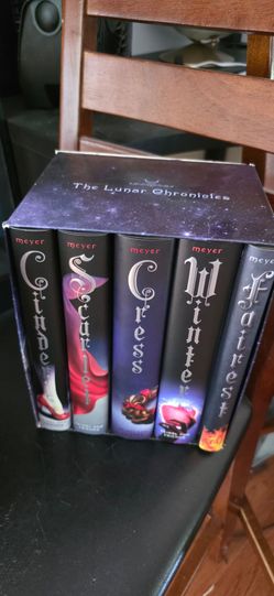 The Lunar Chronicles Complete 5-Book Box Set – Marissa Meyer