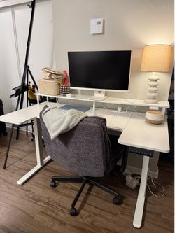 Electric Standing Desk / Gaming Desk w/ LED Lights & Monitor Shelf - Barely Used