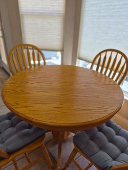 Round Oak Dining Table with 4 Chairs