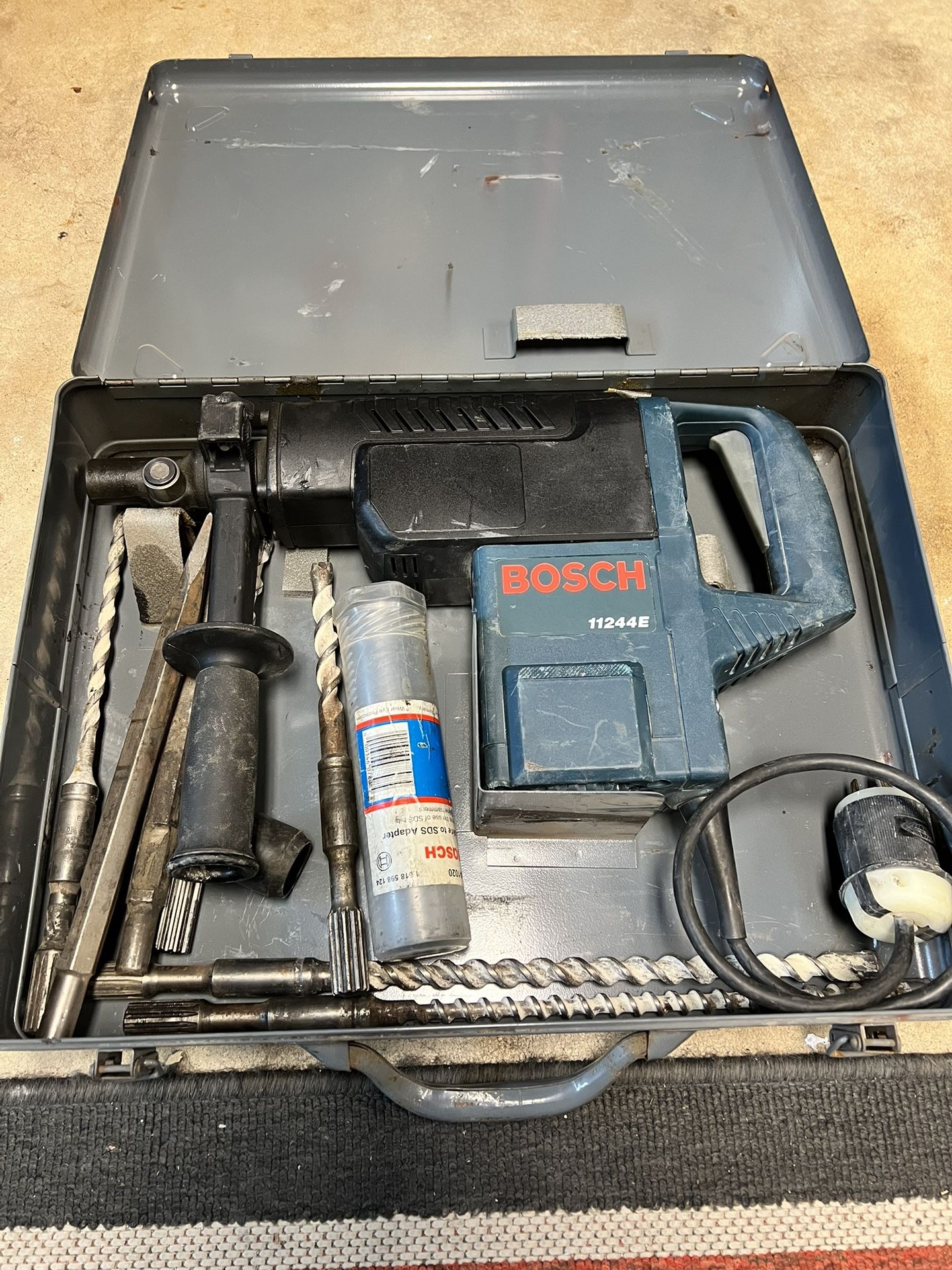 Bosch 11244E Spline Roto-hammer Drill/Chipping Hammer