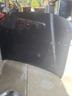 Toyota Tacoma hood