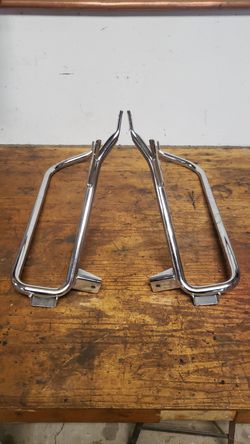 Harley FLH 2009 up saddlebag hangars chrome