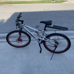 Genesis V2100 mountain bike