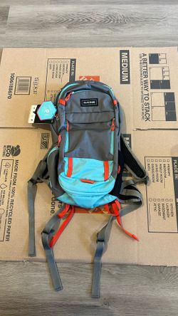 BRAND NEW! Dakine 16L Hydration Backpack. 