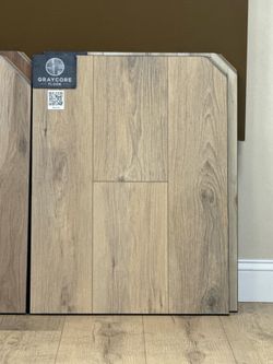 100% WATERPROOF LVP FLOORING  20Mil for only $1.39