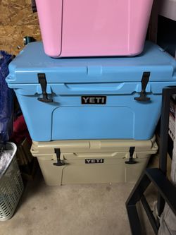 *Limited Edition* YETI 35 Cooler Reef Blue Discontinued Color
