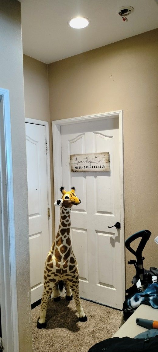 Melissa & Doug Giraffe Lifelike Plush Stuffed Animal 54" Inches For Nursery Or Toddler / Kids Room