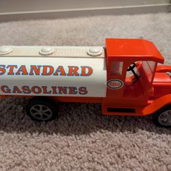 Vintage 1994 Exxon Esso Standard Gasolines Toy Tanker Truck