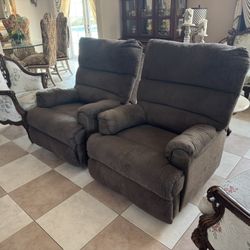 2 Free Brown Recliners 