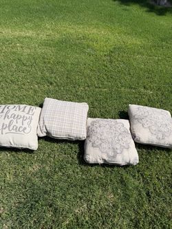 Set of 4 Decorative Throw Pillows