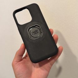 QuadLock Mag Case - iPhone 15 Pro