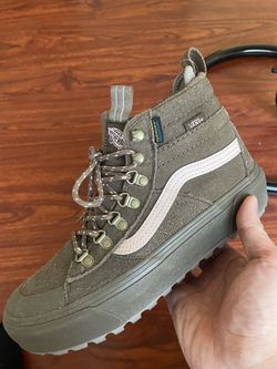 Vans MTE high tops (W-8)