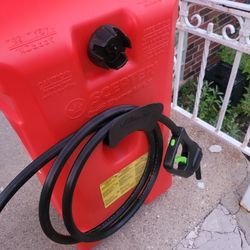 14 Gallon Gas Caddy With Pump