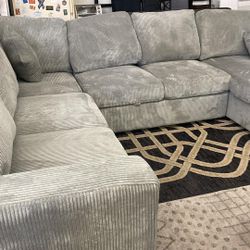 New Sleeper Sectional Couch with USB and Storage! Free Delivery 🚚! 