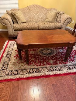 Traditional Living Room Set – Sofa and Loveseat