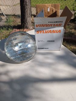 NEW Vintage Sylvania 300W PAR 56 Wide Flood Bulb 120v USA 300PAR56/MFL 14950