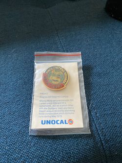 Unocal 76 L.A. Dodgers collectible pin