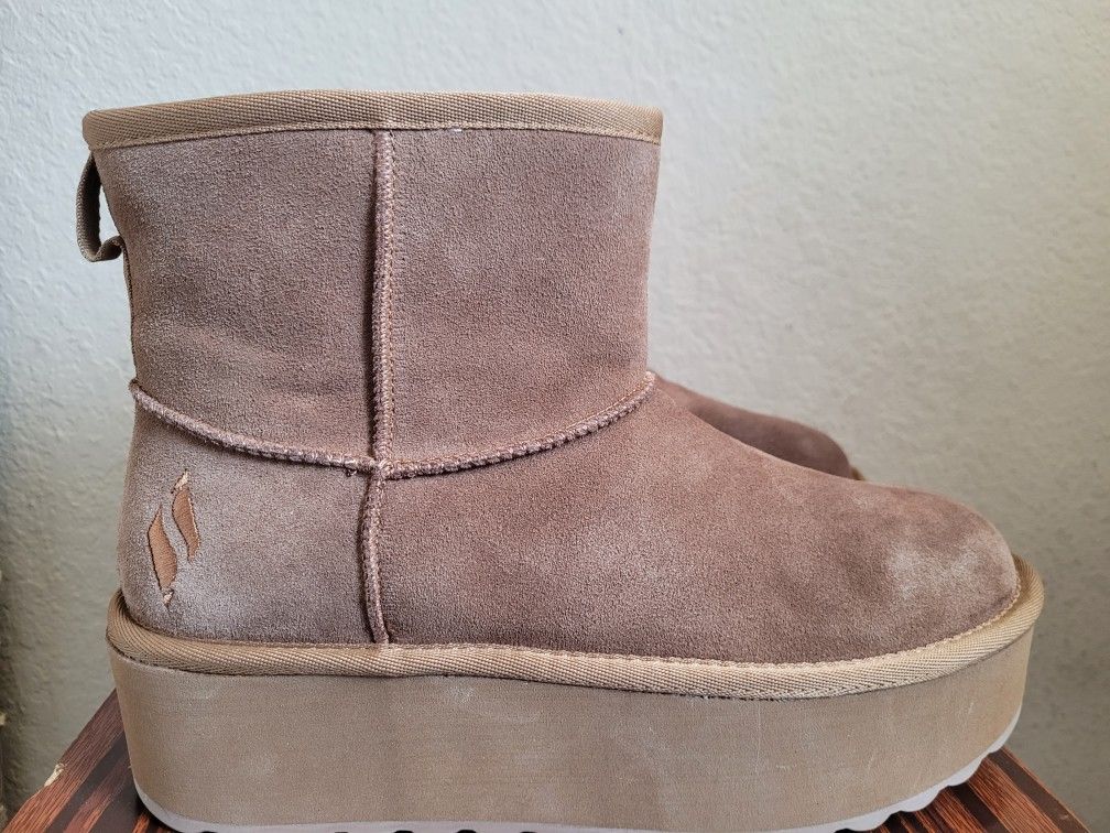 Sketchers Fleece Boots