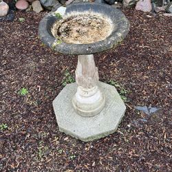 Bird Bath Concrete. 
