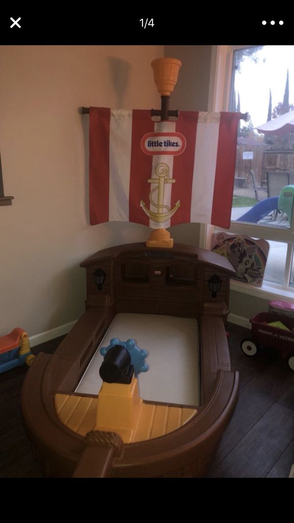 Little tikes pirate ship bed for Sale in Bakersfield, CA OfferUp