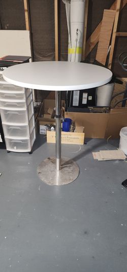Cocktail table