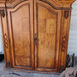 A Really Nice Piece Of Furniture Not Sure What It's Called