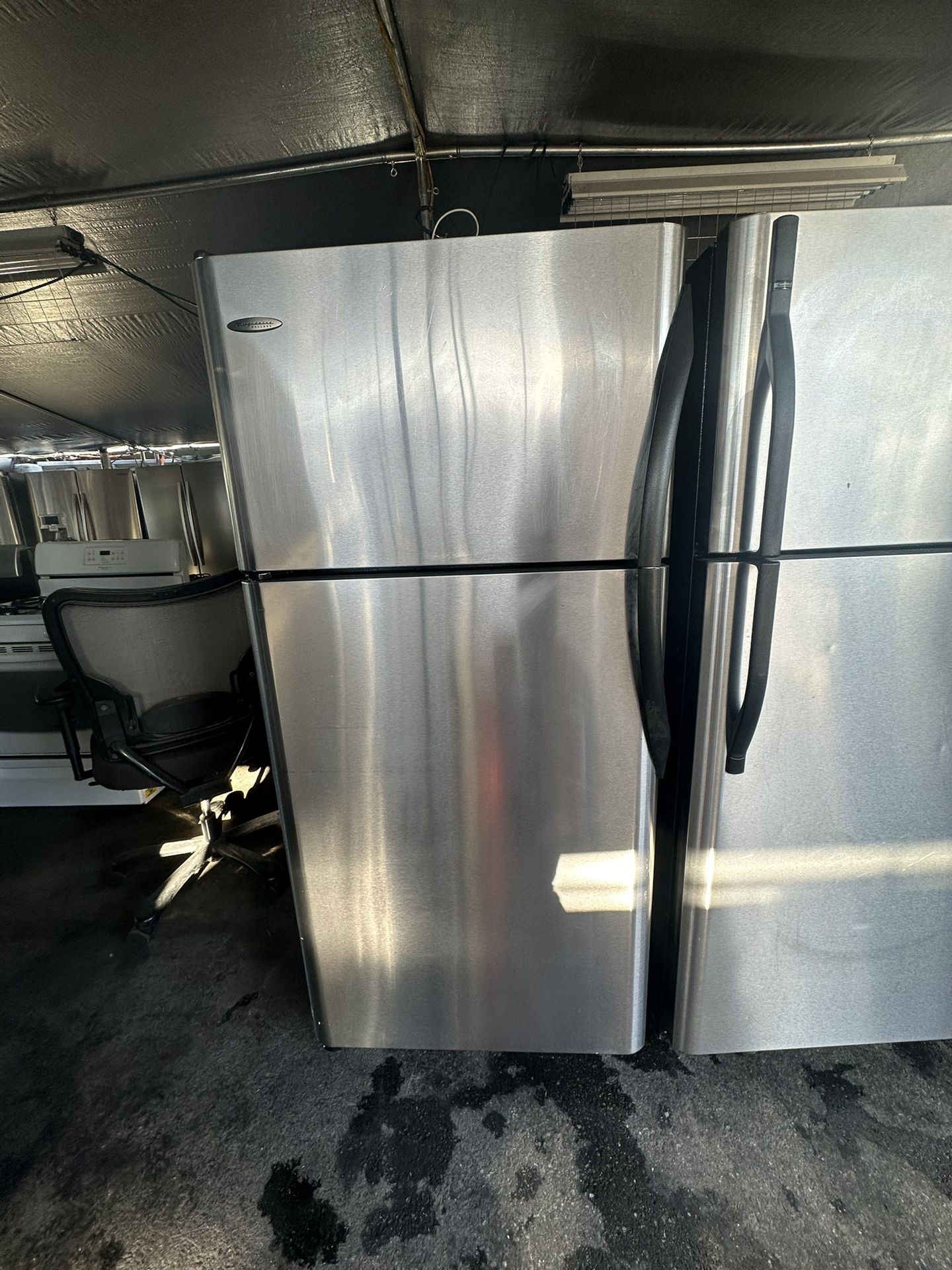Silver Frigidaire Top Freezer Apt Size Stainless Steel Fridge We Deliver And Install👨🏻‍🔧🚚
