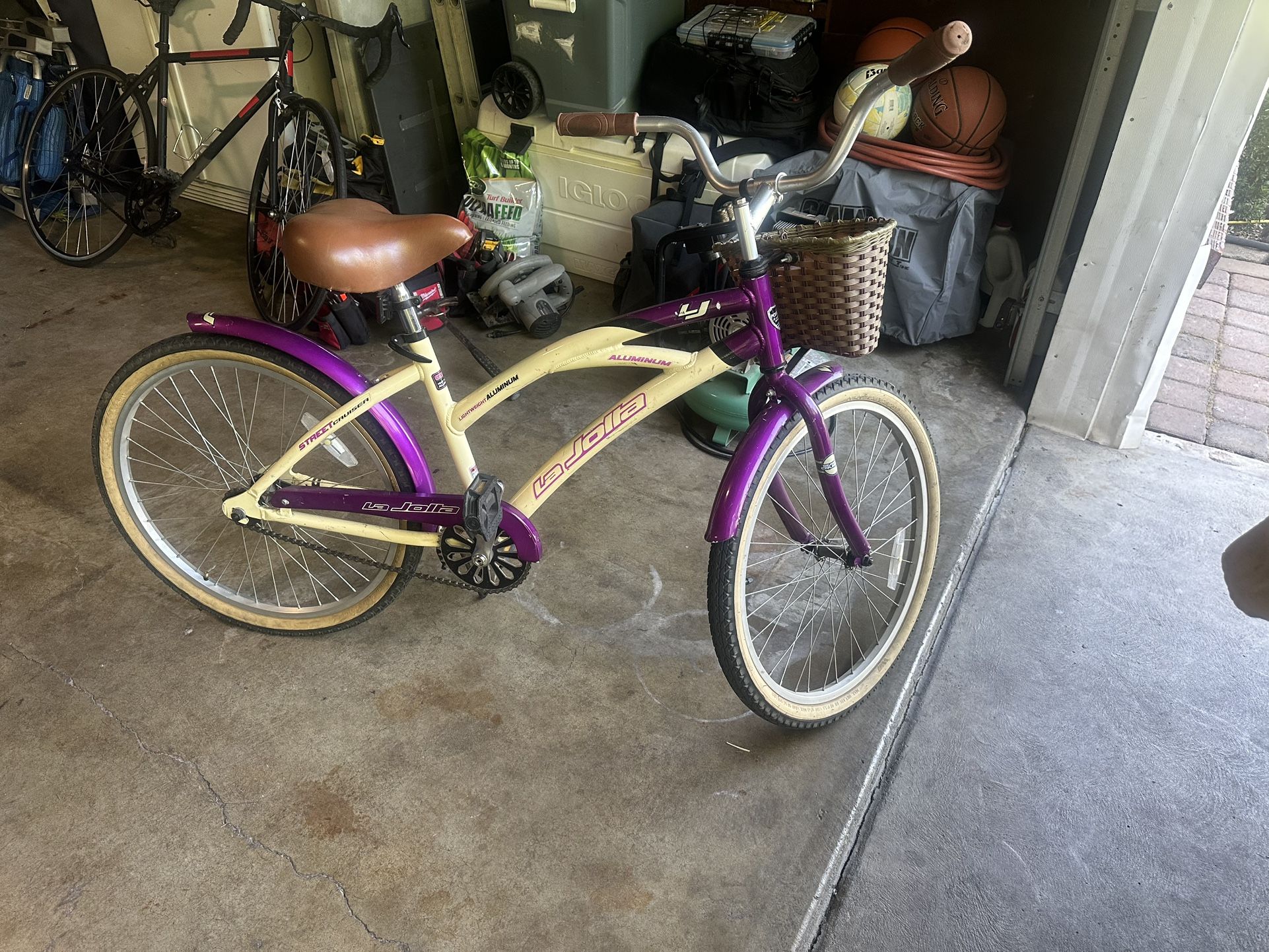 Kent La Jolla Cruiser Bike