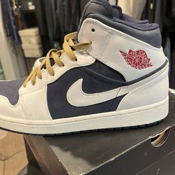 Jordan 1 Mid Obsedian Size 12 