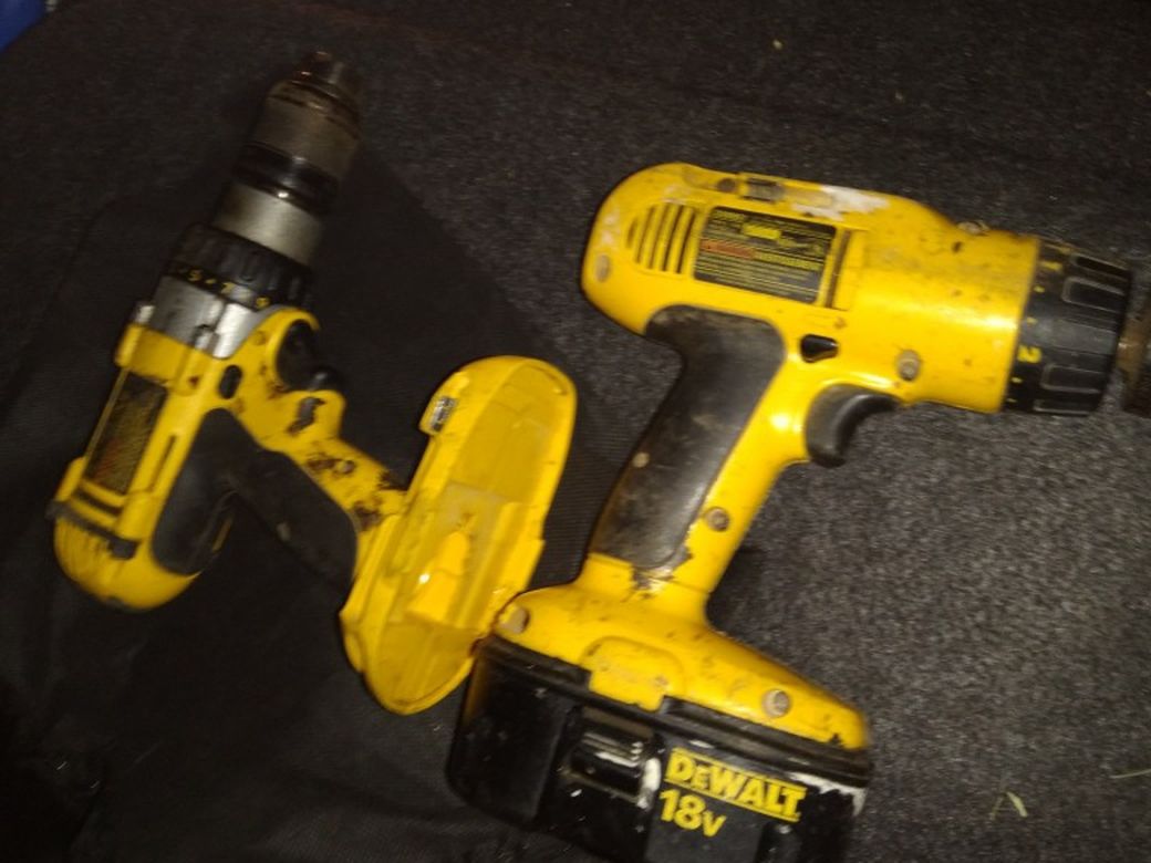 2 Excellent condition Dewalt Driver Drill, Inclues Bag