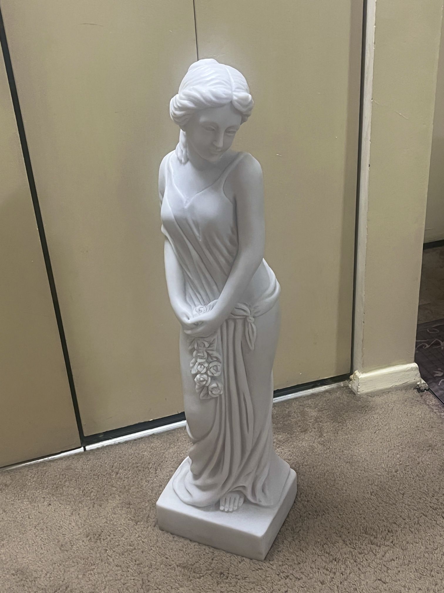 One Of A Kind Lady Goddess Statue Heavy Solid Faux Marble That Last For Ever 32”H 40lbs For Indoor Or Outdoor View Photos Pickup Gaithersburg Md20877