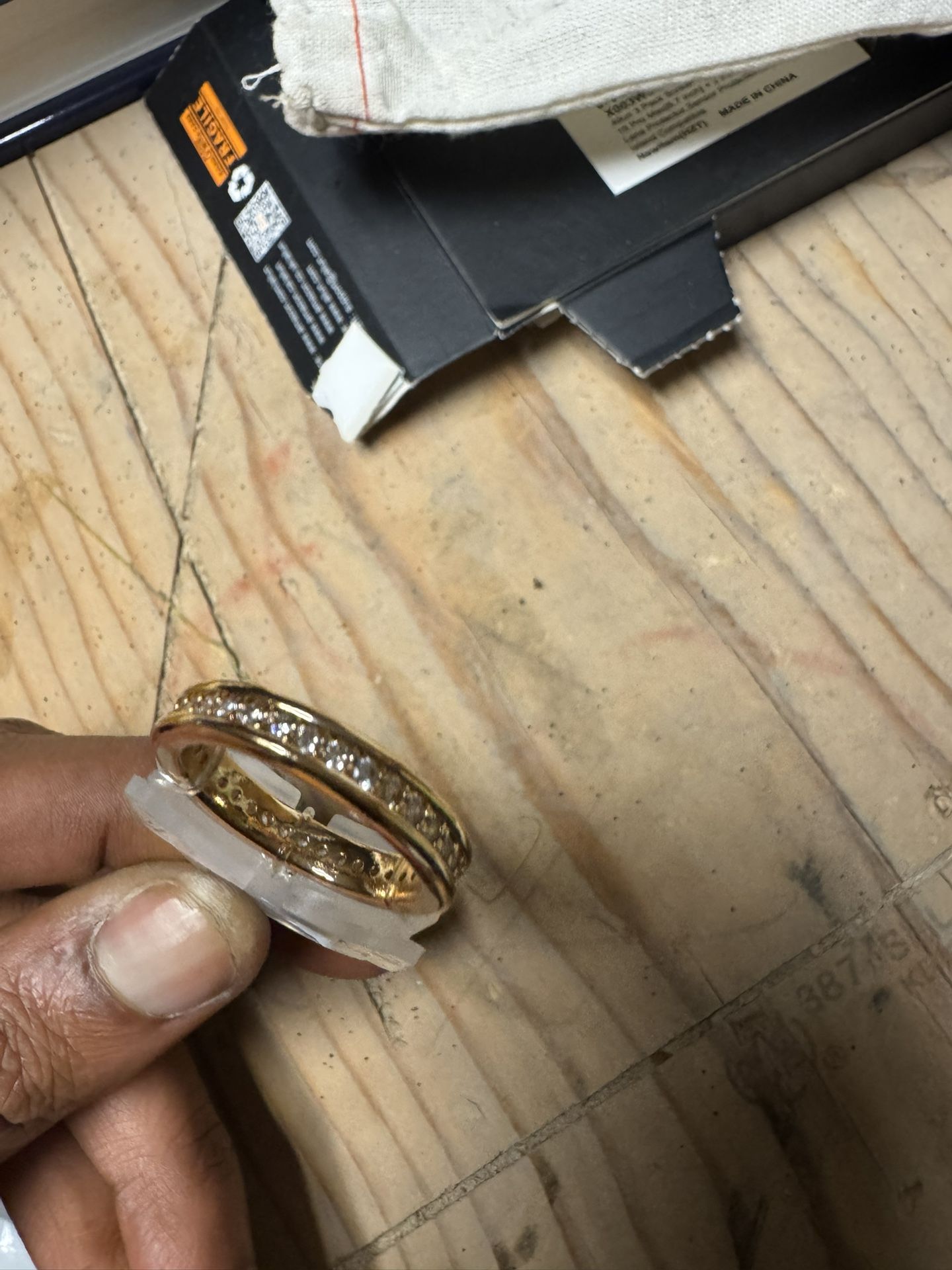 WOMANS GOLD PLATE RING 