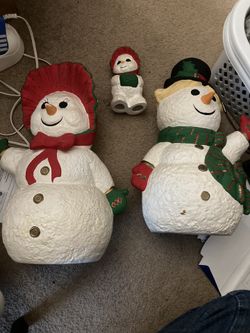 Snow Man Family 2’ Tall Baby 8 “ Decor 
