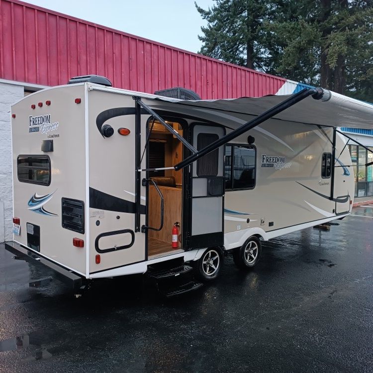 2018 Freedom Expeess by Coachmen
