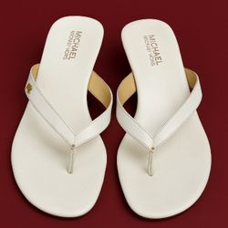 Michael Kors White Leather Heeled Sandals – Women’s Size [7.5M] – Classic Slip-On Thong Style