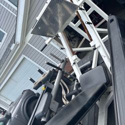 Quantum Plate Loaded Leg press