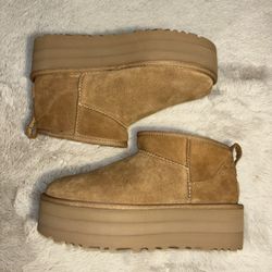 UGG Ultra mini Platform Boots NEVER WORN