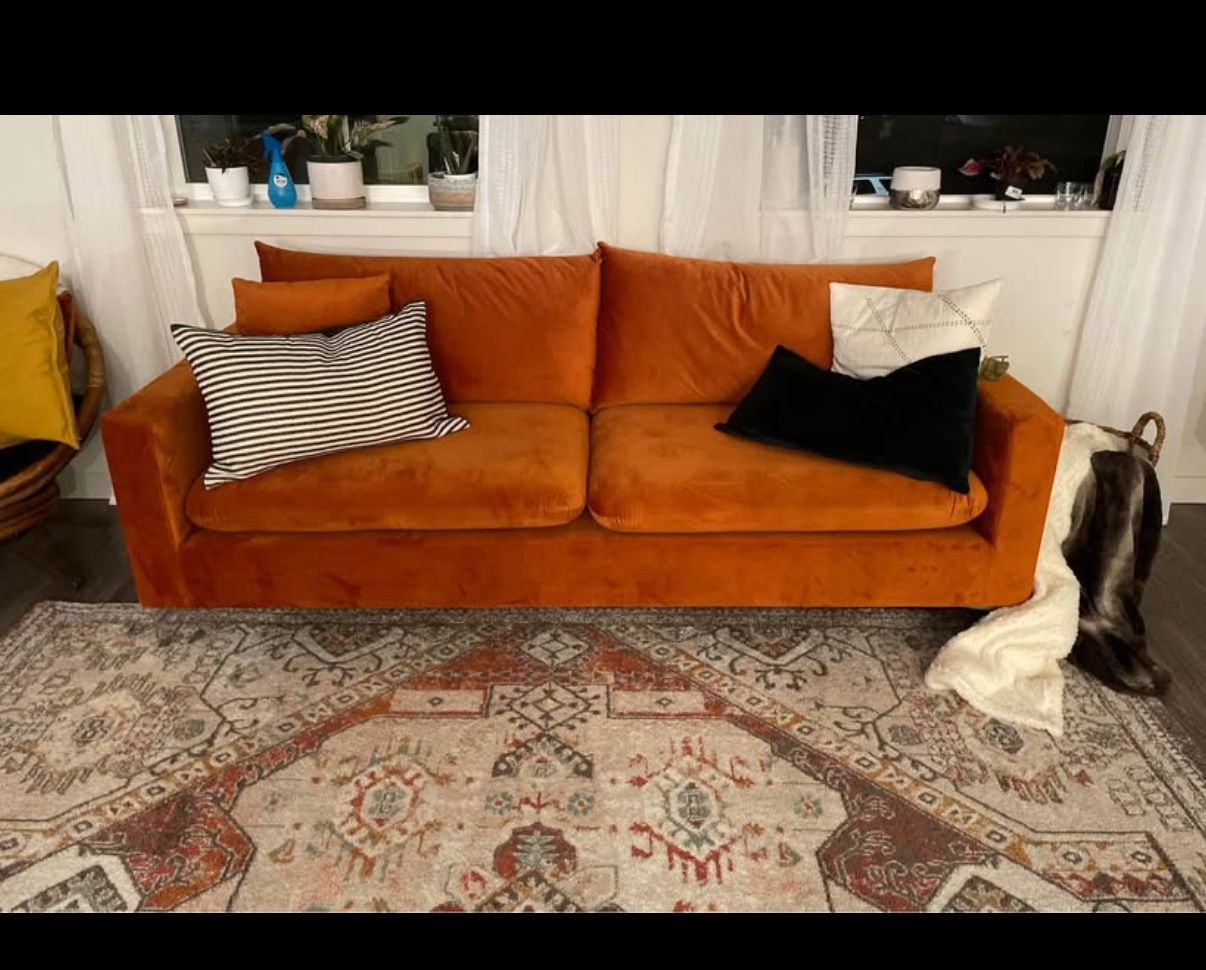 Meridian Couch In Cognac