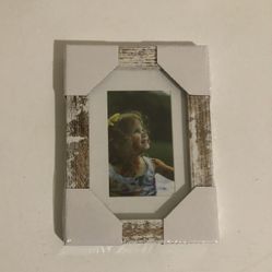 4x6 MDF PICTURE FRAMES- 5 Pack Each ,4x6 $25 Each . 2 Sets For $40