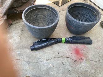Set of 2 Large Dark Gray Ribbed Planters