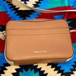 Micheal Kors Crossbody Purse