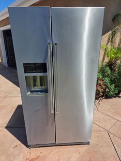 Whirpool Refrigerator w36h69d31