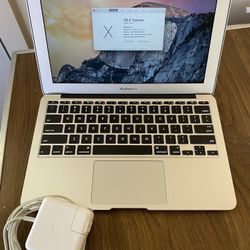 Inbox Apple Macbook 13” Air Monterey w/box